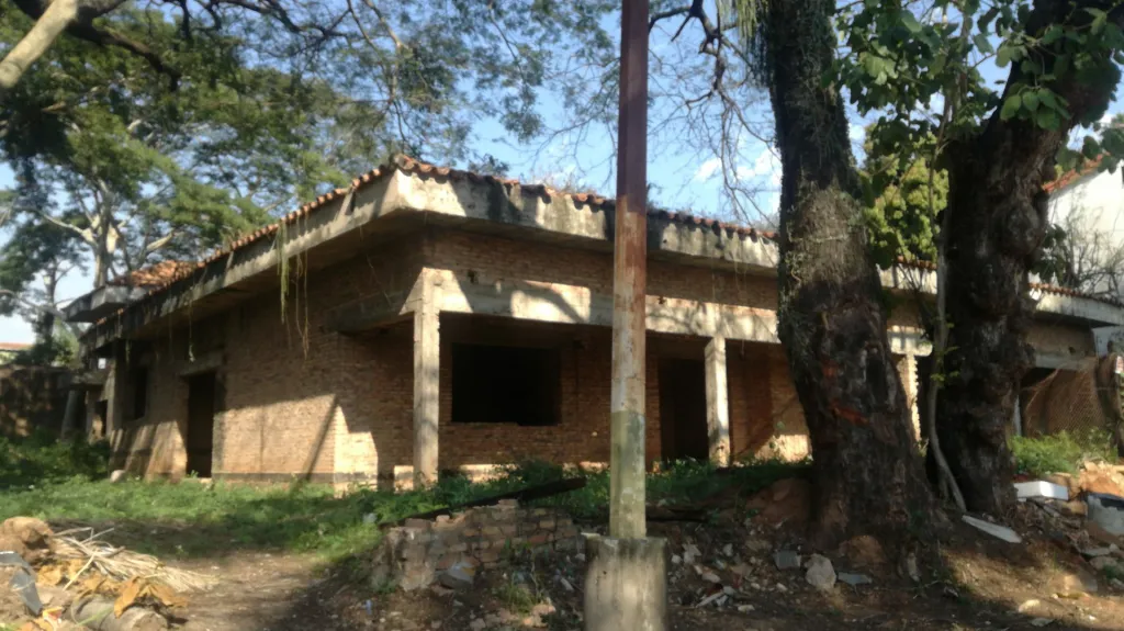 Residencia sin terminar Barrio Mcal.Lopez — foto 2