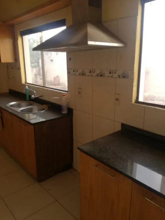 Casa amplia en esquina barrio obrero — foto 3