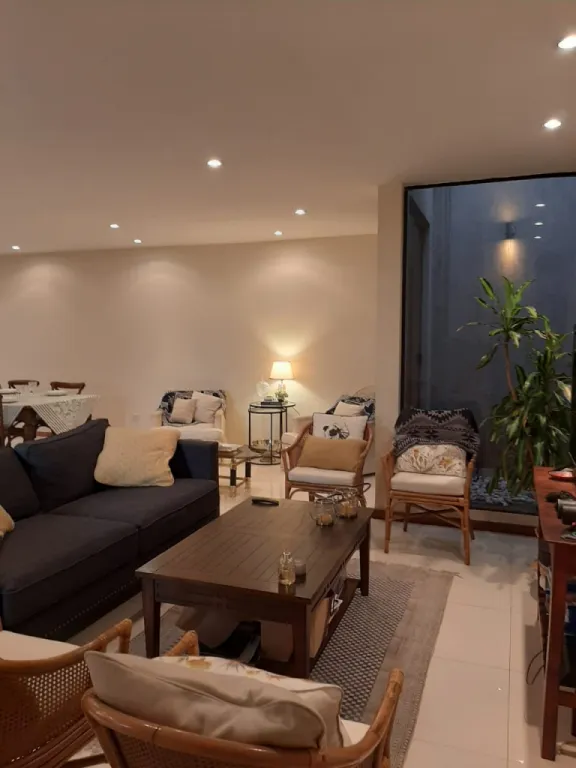 BO HERRERA: ELEGANTE DÚPLEX, 3 AMPLIAS SUITES, JARDÍN – 225.000 USD. — foto 3