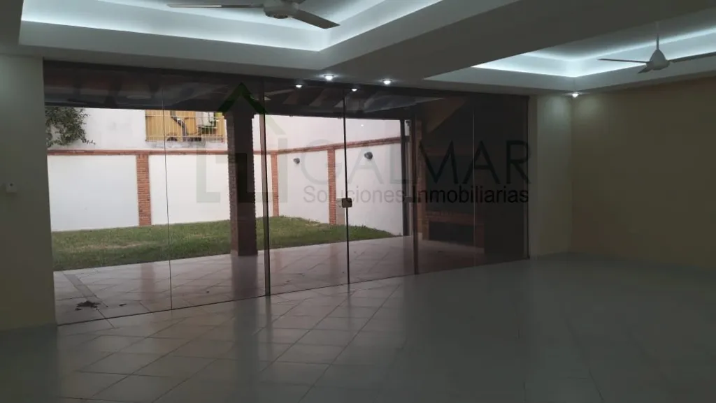 VENDO AMPLIA CASA PAREADA EN SAJONIA DE 292 M2 CONSTRUIDO — foto 3