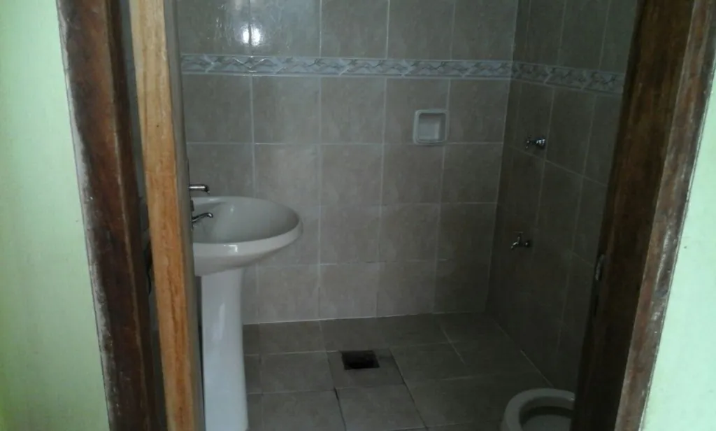 VENDO CASA EN LUQUE ZONA CONFEDERACION — foto 3