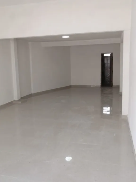 ALQUILO SALON EN SAN LORENZO - ZONA COMERCIAL — foto 2