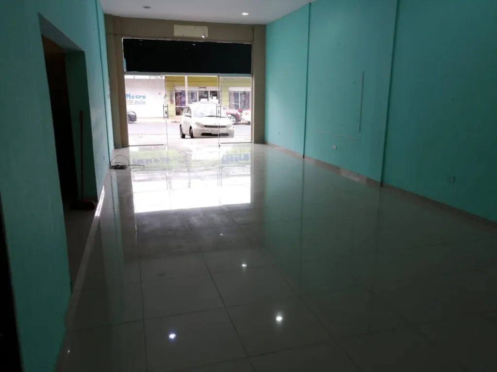 ALQUILO SALON EN SAN LORENZO - ZONA COMERCIAL — foto 3