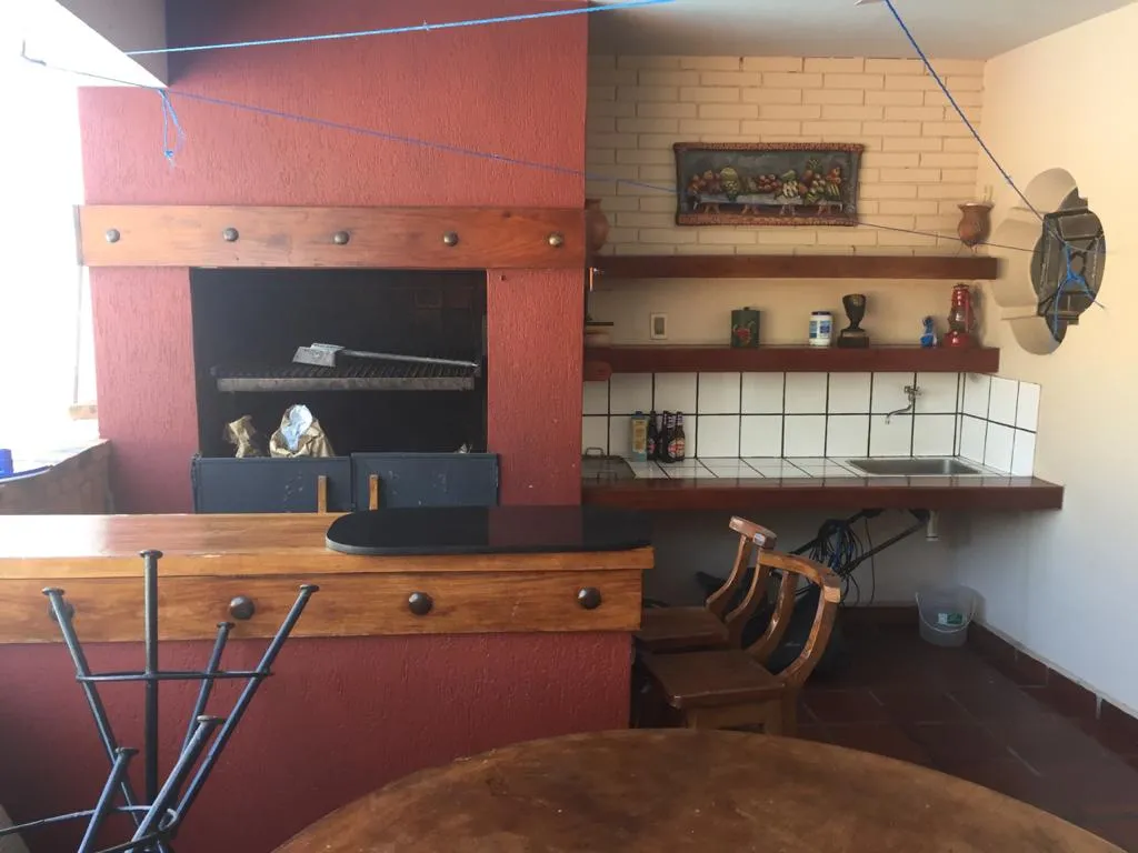 CASA DE DOS PISOS EN VENTA EN BARRIO SAN CRISTOBAL — foto 2