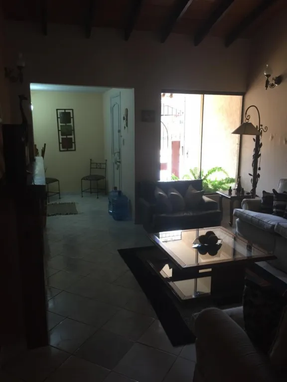 CASA DE DOS PISOS EN VENTA EN BARRIO SAN CRISTOBAL — foto 3