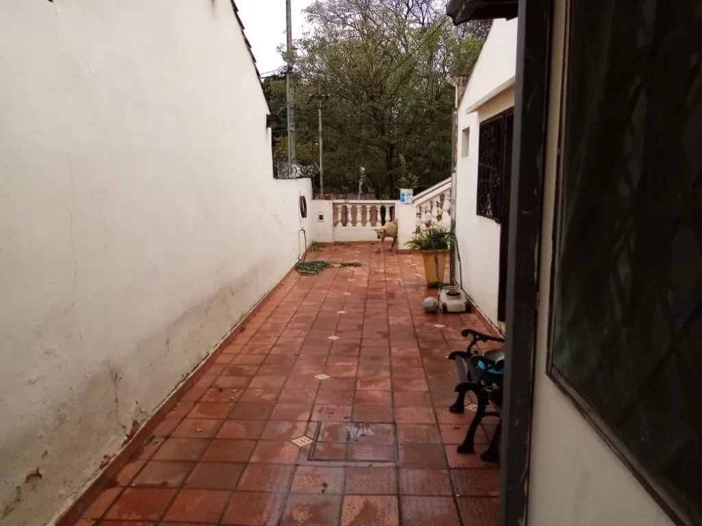 OFERTA...Vendo inmueble en zona comercial ( MERCADO 4 ) — foto 2