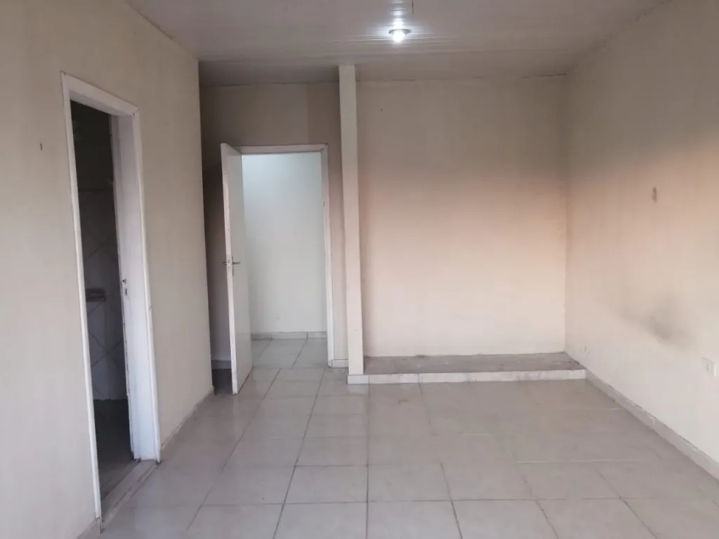 ALQUILO PIEZA CON BALCON EN SAN LORENZO - ZONA CENTRICA — foto 2