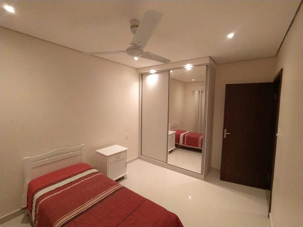 VENDO ESPECTACULAR DUPLEX EN LAMBARE!! ZONA YACHT!! — foto 3