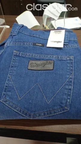 Jeans Wrangler para dama caballero 😍🥰🎊 #1684433 Clasipar.com en Paraguay