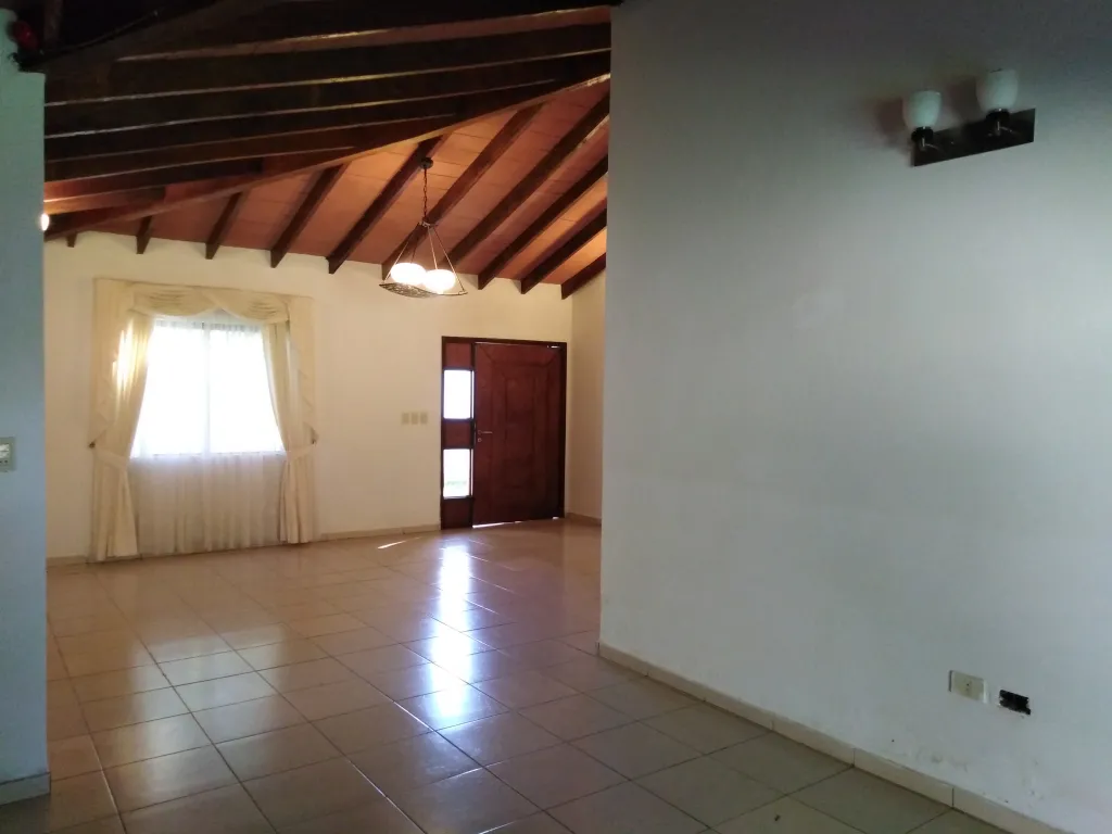 Vende casa en Luque — foto 3