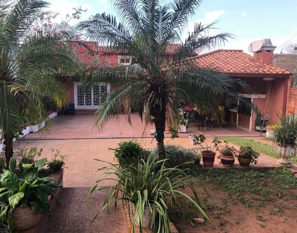 VENDO HERMOSA CASA A RECICLAR. ZONA PRIMER PRESIDENTE — foto 2