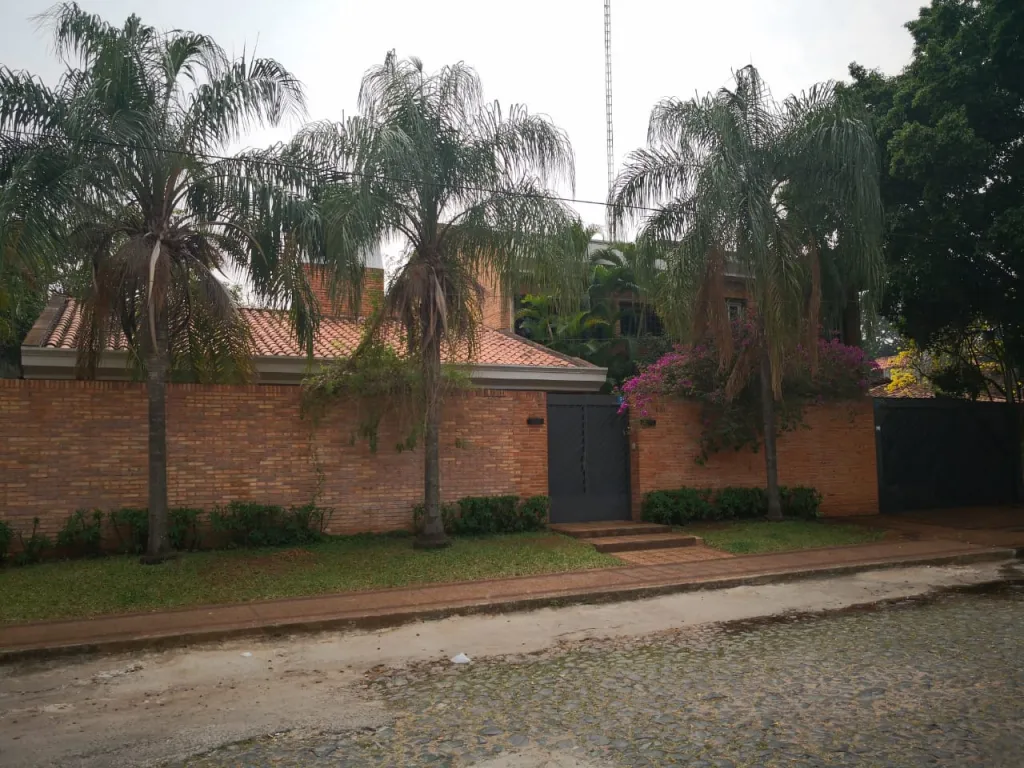 VENDO Residencia de primer nivel en Barrio Carmelitas — foto 2