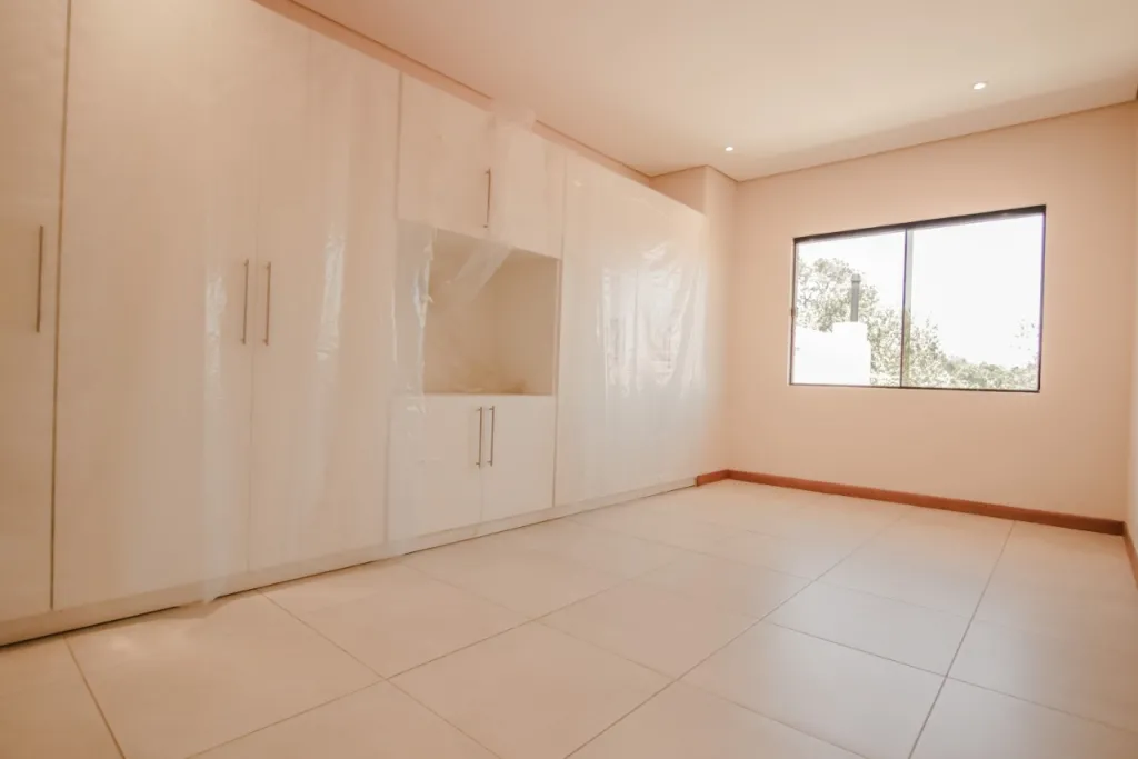 VENDO HERMOSO DUPLEX EN FERNANDO DE LA MORA. ZONA NORTE — foto 2