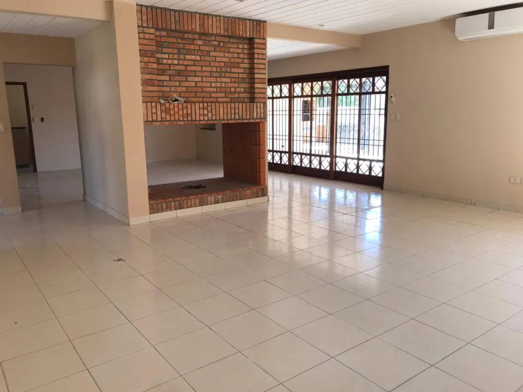 CARMELITAS (PROX. ASA): ELEGANTE RESIDENCIA, 4 DORMITORIOS, JARDÍN, PISCINA, 2.370 USD — foto 3