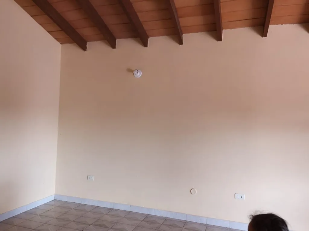 Vendo amplia y hermosa casa en excelente ubicación Zona Tres Bocas y hospital Villa Elisa — foto 2