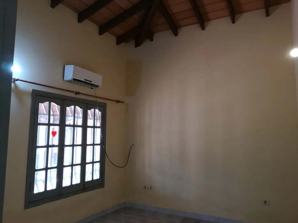 Vendo amplia y hermosa casa en excelente ubicación Zona Tres Bocas y hospital Villa Elisa — foto 3