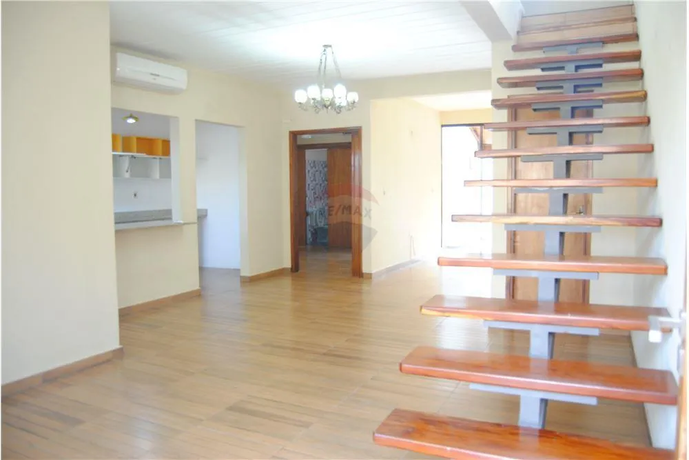 VENDO CASA A PASOS DE LA AVDA. DEL YACHT — foto 3