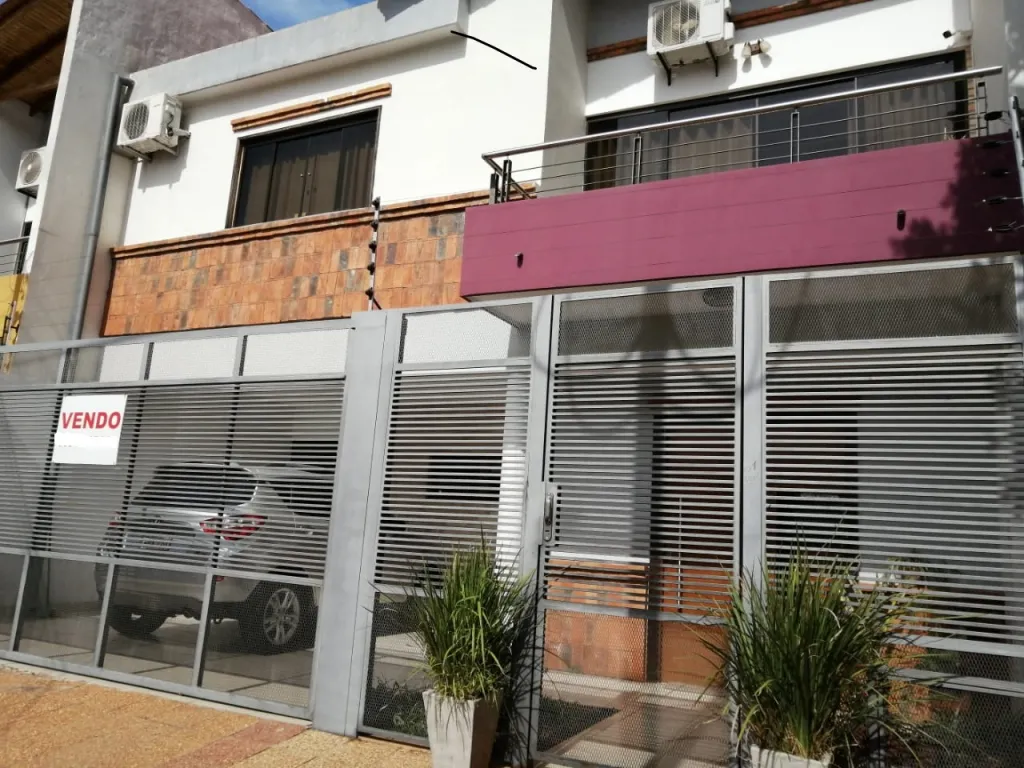 VENDO HERMOSO DUPLEX BARRIO RESIDENCIAL LAMBARE — foto 2