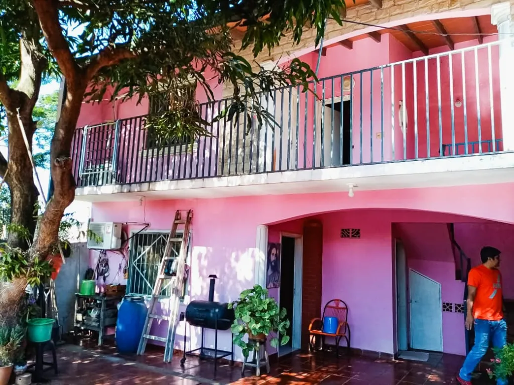 Vendo Amplia Residencia en Villa Elisa — foto 2