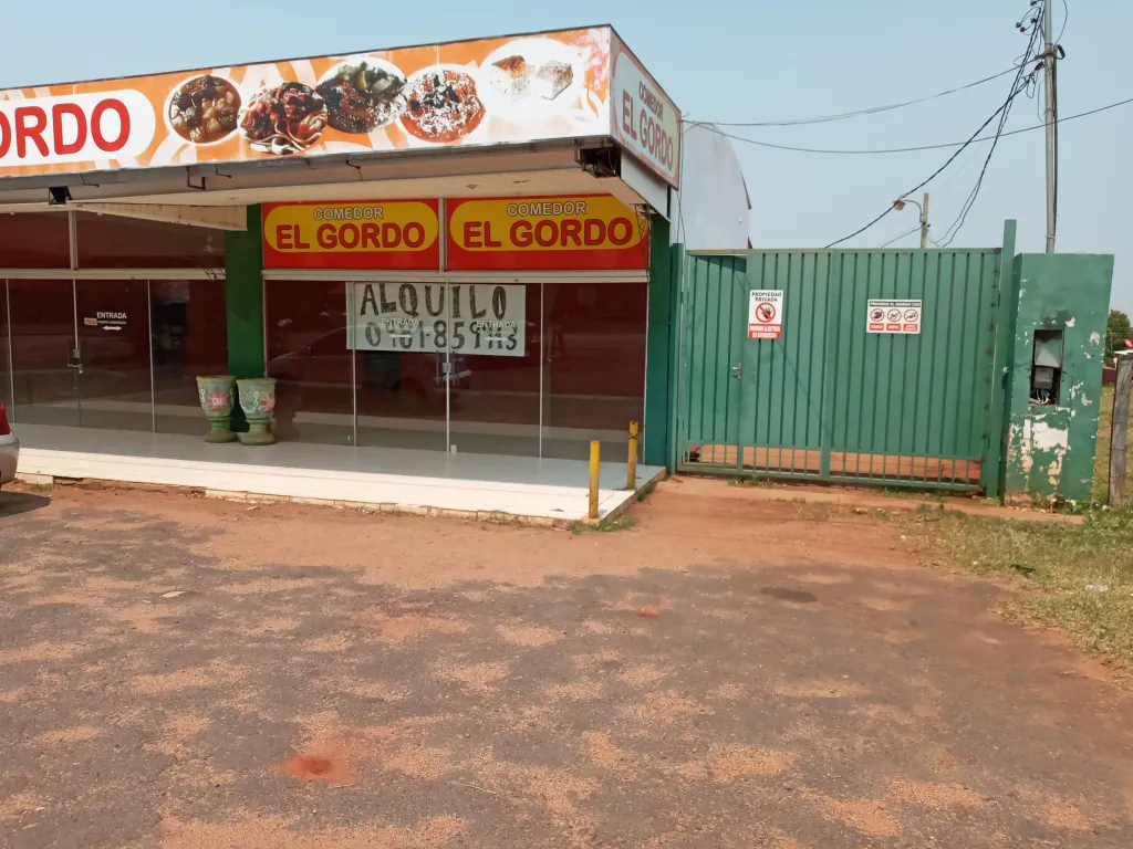 Alquilo Salon Comercial sobre Ruta 1, a metros de la frutería paraguari!!! — foto 2