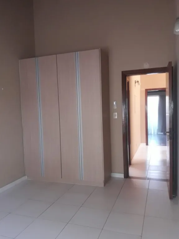 ALQUILO HERMOSO DUPLEX CON PISCINA EN LOS LAURELES — foto 3