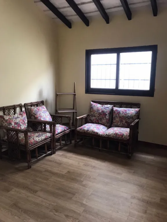 ALQUILO HERMOSA CASA INDEPENIENTE. ZONA EMBAJADA AMERICANA — foto 3