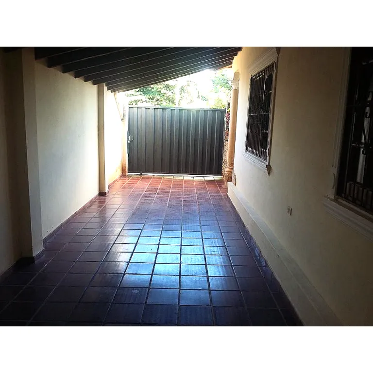 VENDO CASA EN LUQUE LAURELTY — foto 3