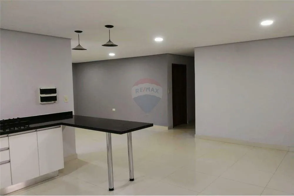 Hermosa y ampla residencia en Villa Elisa 650,000,000 ₲ — foto 3
