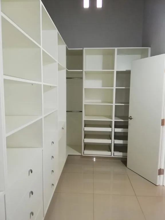 FDO DE LA MORA (ZN): OFERTAZO! ELEGANTE DÚPLEX, C PISCINA, 156.000 USD — foto 3