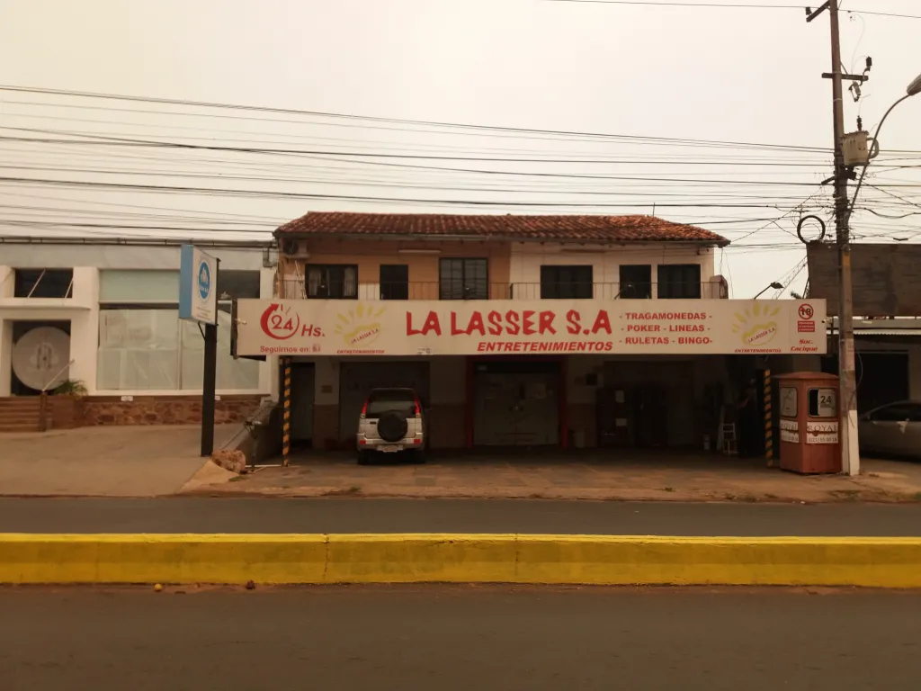 EDIFICIO COMERCIAL + 2 DEPARTAMENTOS – AVDA. CACIQUE LAMBARÉ | USD 249.000 (NEGOCIABLE) — foto 2