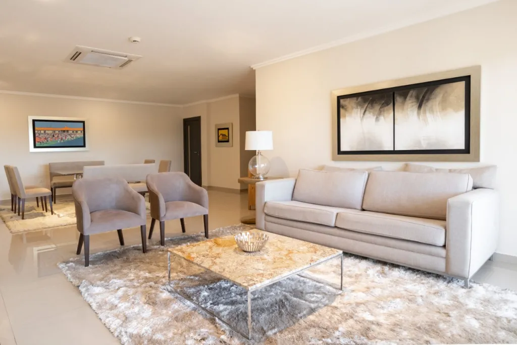Oportunidad! 375 mil USD. Fino departamento Edificio STRATOS s Molas López — foto 2