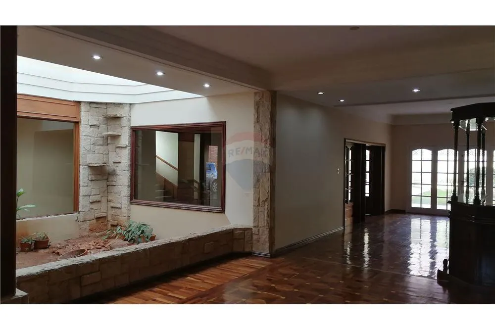 VENDO IMPORTANTE RESIDENCIA EN EL Bº CARMELITAS 890,000 USD — foto 2