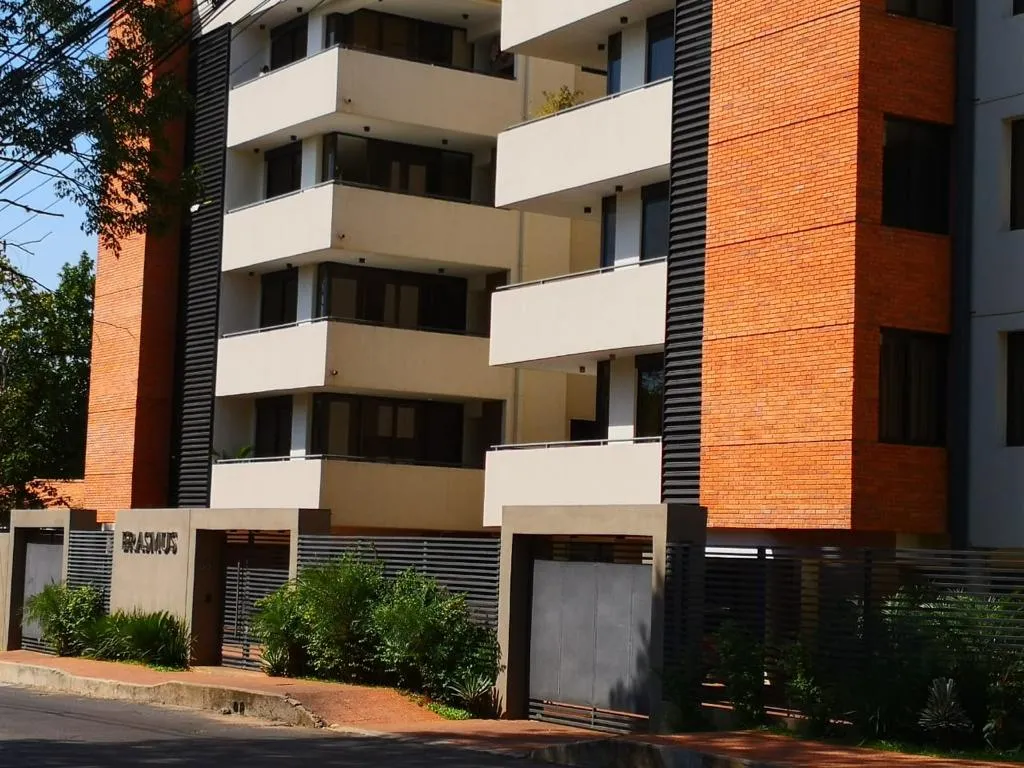 VENDO AMPLIO DEPARTAMENTO A ESTRENAR EN ZONA VILLAMORRA. EDIFICIO ERASMUS — foto 2