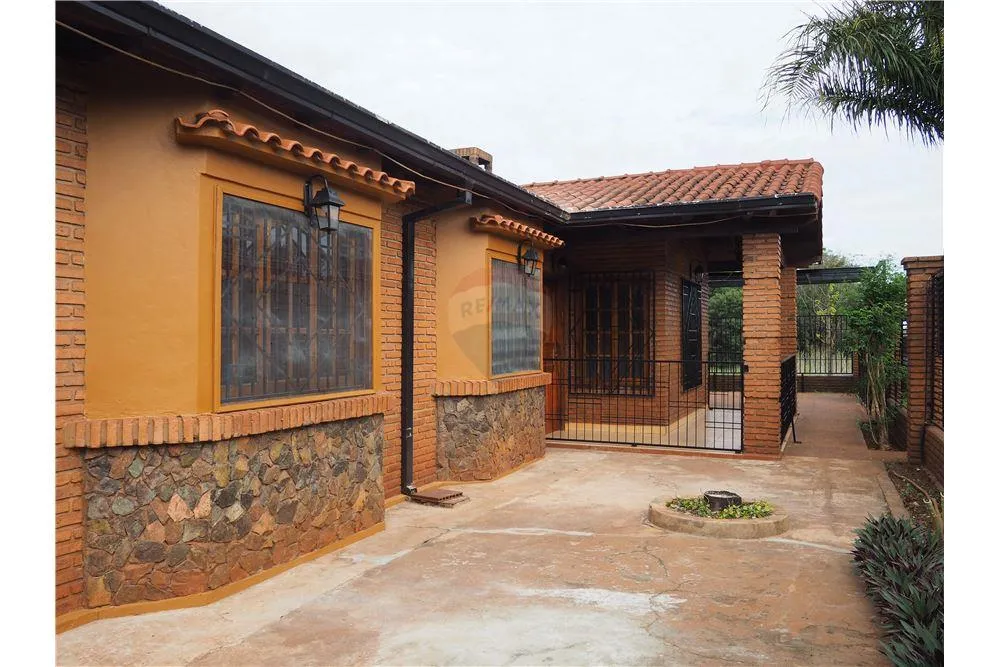En venta esta linda, amplia y confortable casa en Hohenau — foto 2
