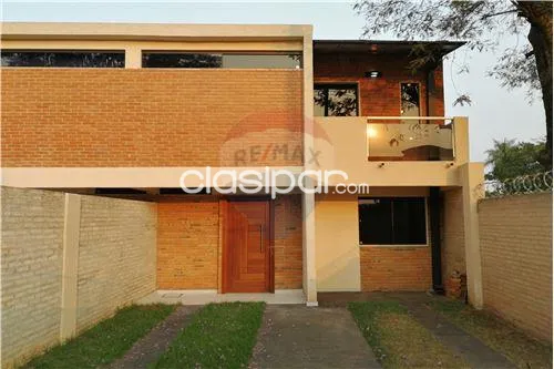 DUPLEX CON PATIO EN FERNANDO DE LA MORA — foto 2