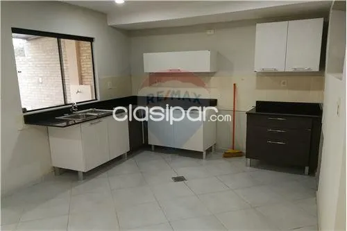 DUPLEX CON PATIO EN FERNANDO DE LA MORA — foto 3