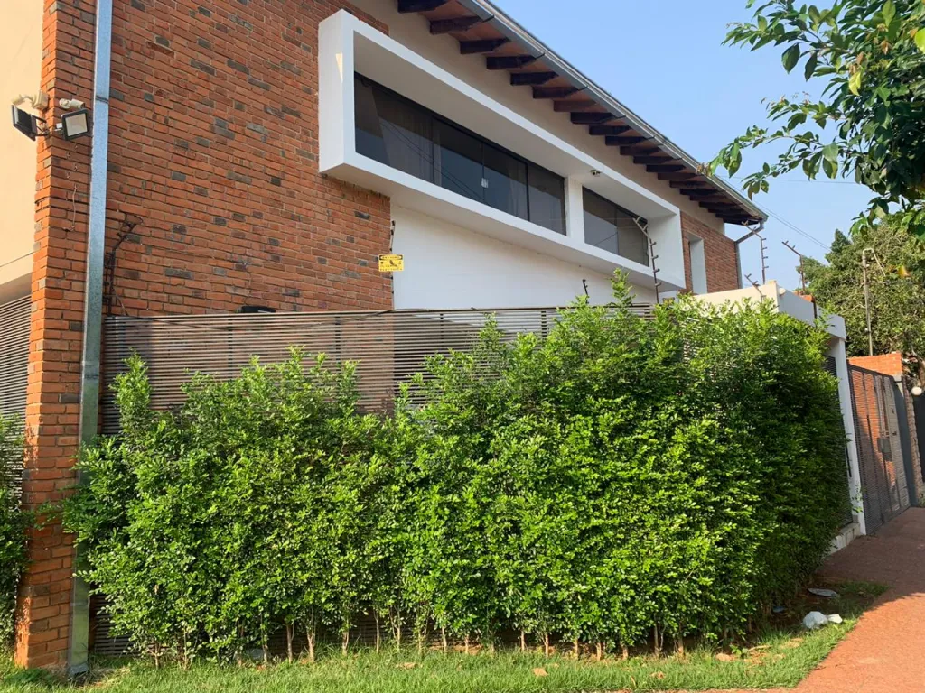 VILLA AURELIA: ELEGANTE RESIDENCIA DÚPLEX, 3 SUITES, JARDÍN, PISCINA – 1.800 USD. — foto 2