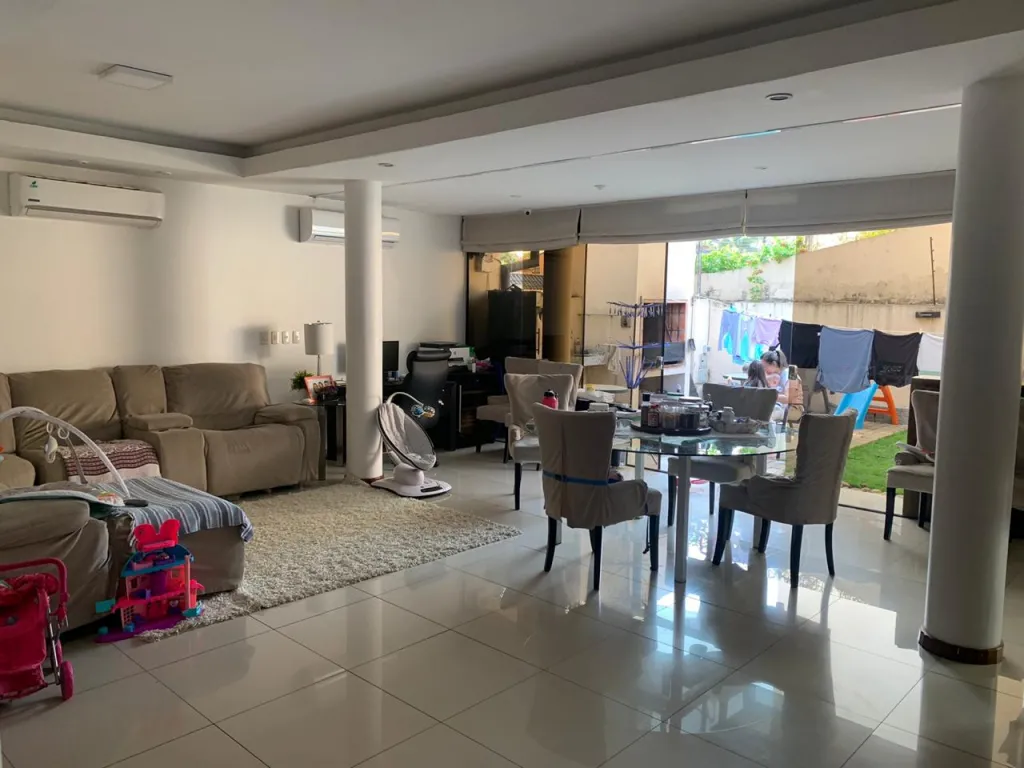VILLA AURELIA: ELEGANTE RESIDENCIA DÚPLEX, 3 SUITES, JARDÍN, PISCINA – 1.800 USD. — foto 3