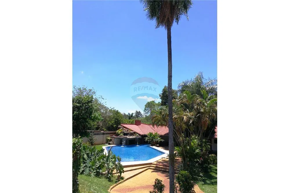 FABULOSA E INCREIBLE RESIDENDIA EN SAN LORENZO 850,000 USD — foto 2