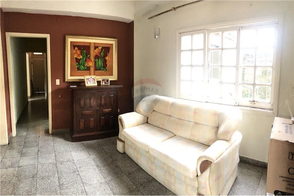 VENDO RESIDENCIA A REFACCIONAR EN BARRIO MBURUKUJA — foto 3