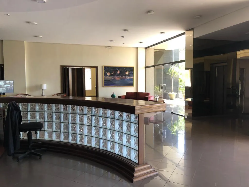 EN VENTA AMPLIO DEPARTAMENTO ZONA EMBAJADA BRASIL — foto 2
