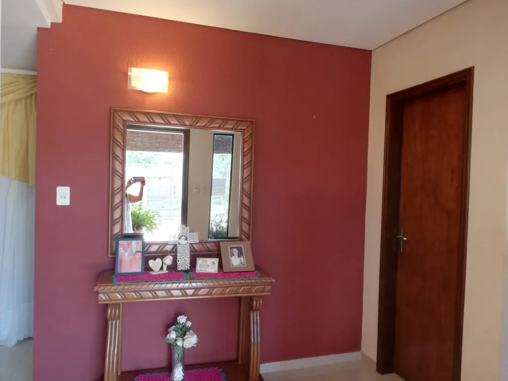 VENDO HERMOSA CASA EN SAN LORENZO!! BARRIO INDUSTRIAL!!EXCELENTE UBICACIÓN! — foto 2