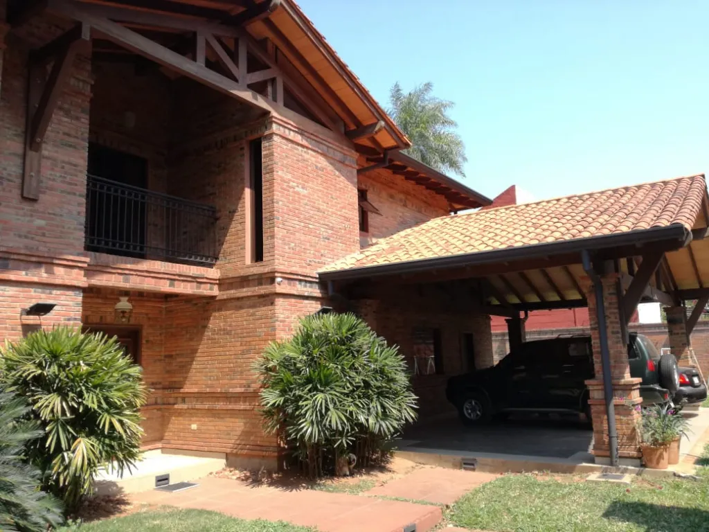 MBURUCUYÁ – QUINTA SOSA: 720M2 – IMPORTANTE RESIDENCIA, GRAN JARDÍN, PISCINA. — foto 2