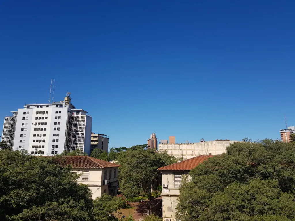 Alquilo departamento con TERRAZA en zona centro Asuncion — foto 2