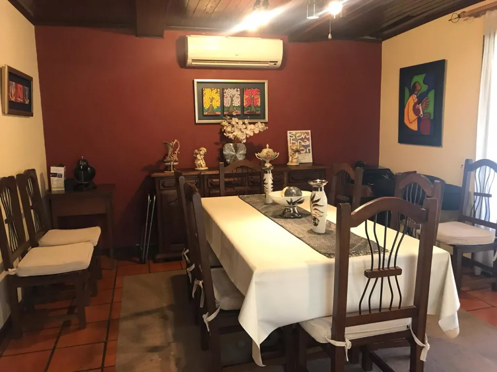 En venta casa a refaccionar a pasos de Pacheco,Barrio Villa Morra — foto 3