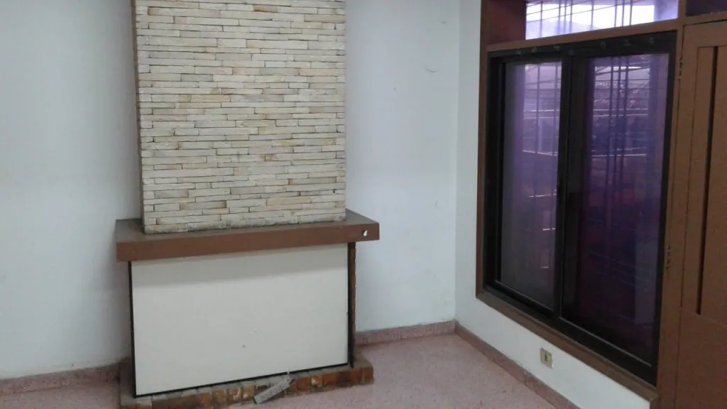 alquilo dpto economico p oficina o vivienda s E.AYALA Y RCA ARGENTINA — foto 2