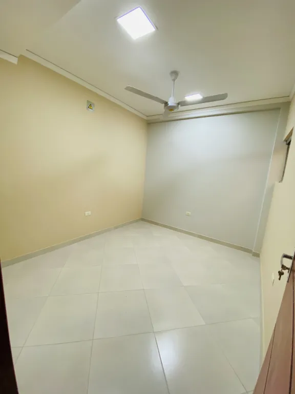 Vendí lujosa casa en san Lorenzo — foto 2