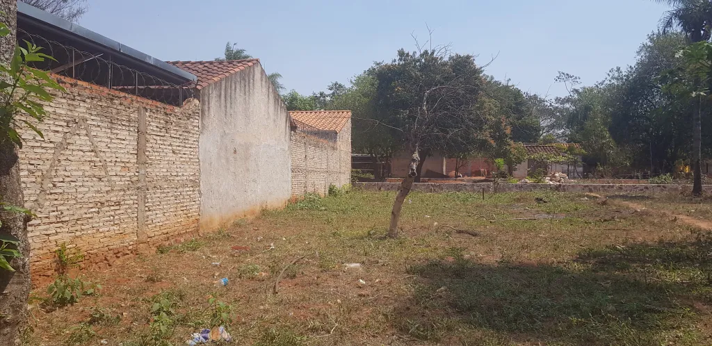 UN LINDO TERRENO DE 360 M2 EN EL BARRIO CAMPO VIA, A CUADRAS DE LA MUNICIPALIDAD DE LUQUE — foto 2