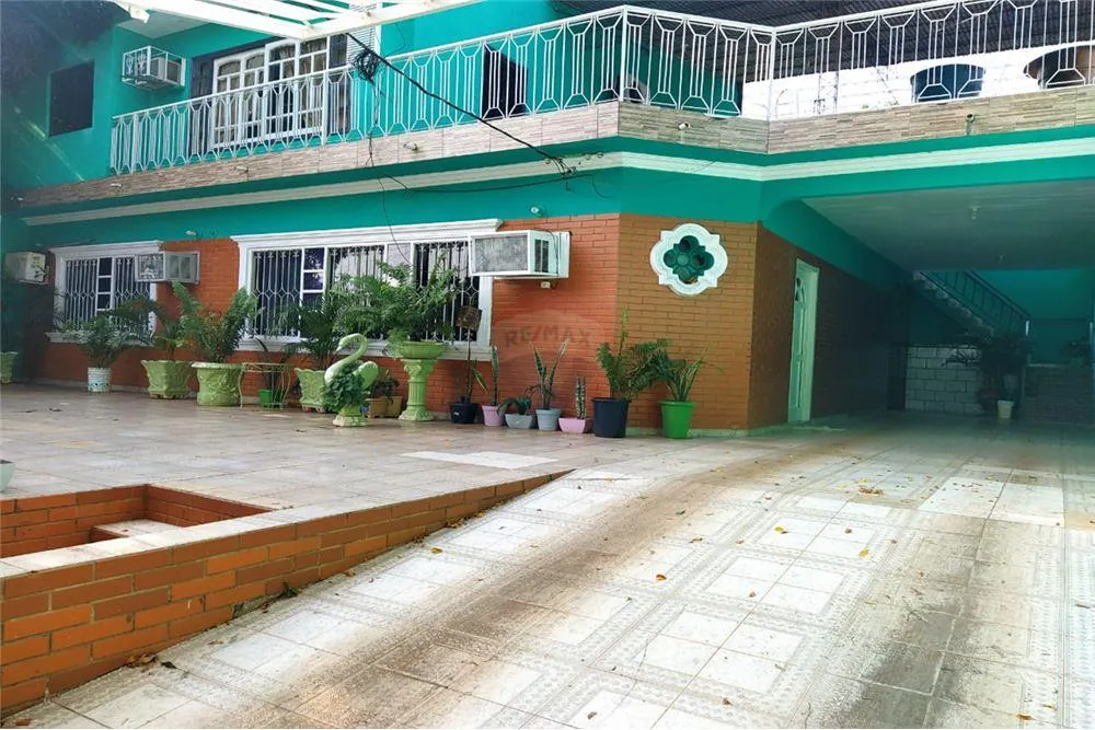 Casa de 2 plantas en venta en Encarnación. — foto 2