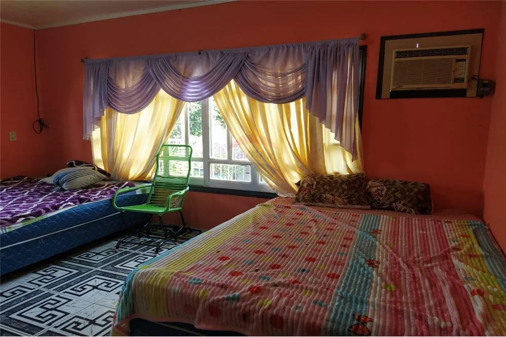 Casa de 2 plantas en venta en Encarnación. — foto 3